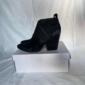 Calvin Klein Zella Women's Black Suede Leather Ankle Boot Booties Size 8